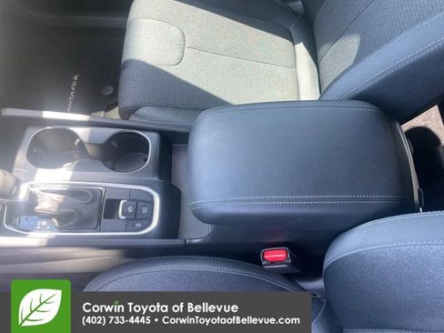 Used 2020 Hyundai Santa Fe SE FWD image 27