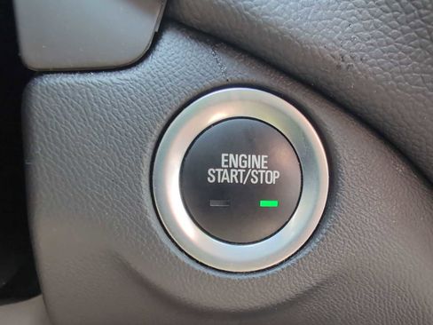 Used 2024 Chevrolet Equinox LT FWD image 16