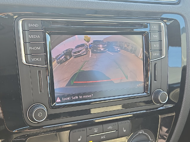 Used 2016 Volkswagen Jetta SEL w/ Lighting Package FWD image 19