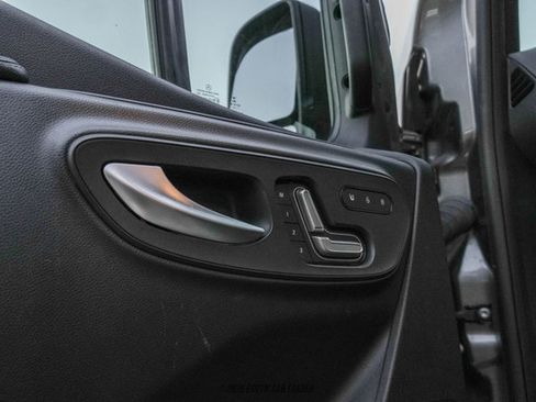 Used 2022 Mercedes-Benz Sprinter 2500 image 21