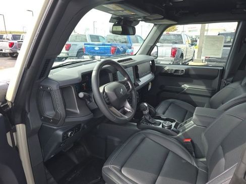 New 2025 Ford Bronco Badlands image 10