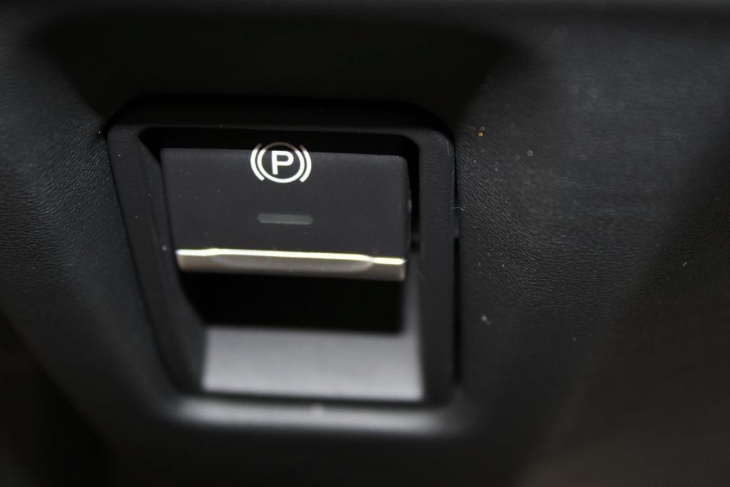 Used 2023 Acura MDX w/ Technology Package AWD/4WD image 40