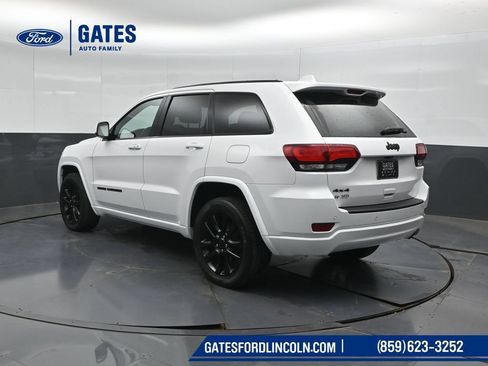 Used 2020 Jeep Grand Cherokee Altitude AWD/4WD image 8