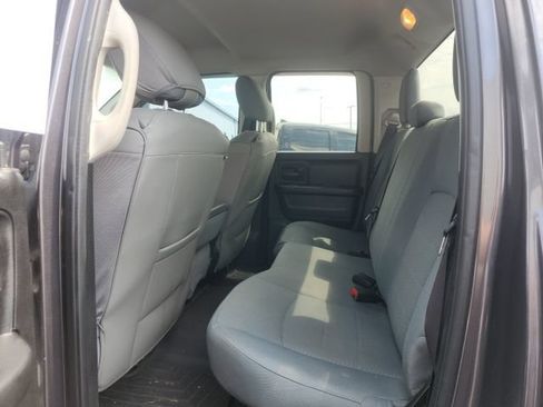 Used 2018 RAM 1500 Express w/ Express Value Package AWD/4WD image 9