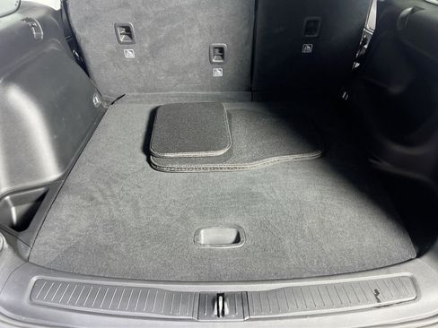 Used 2023 Jeep Grand Cherokee Laredo image 22