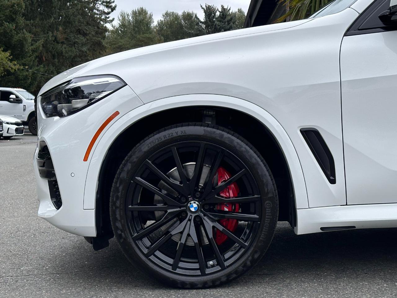 Used 2022 BMW X5 xDrive40i w/ M Sport Package AWD/4WD image 35