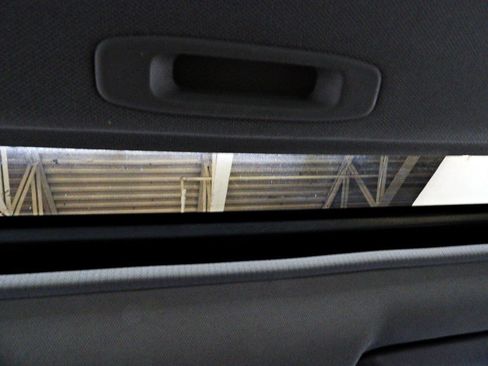 Used 2015 Toyota Camry XLE w/ Moonroof Package FWD image 18