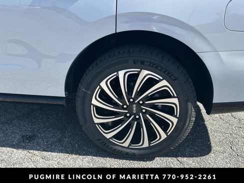 New 2026 Lincoln Navigator Black Label AWD/4WD image 36