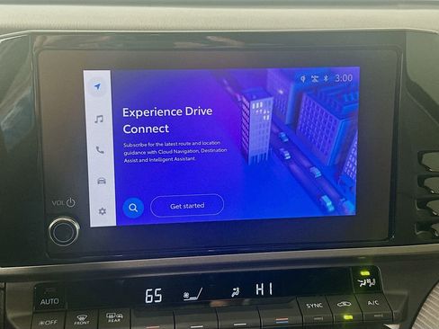 Used 2025 Toyota Camry SE image 13