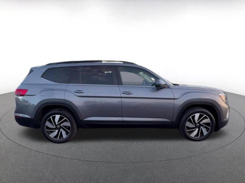 Used 2025 Volkswagen Atlas SE image 16