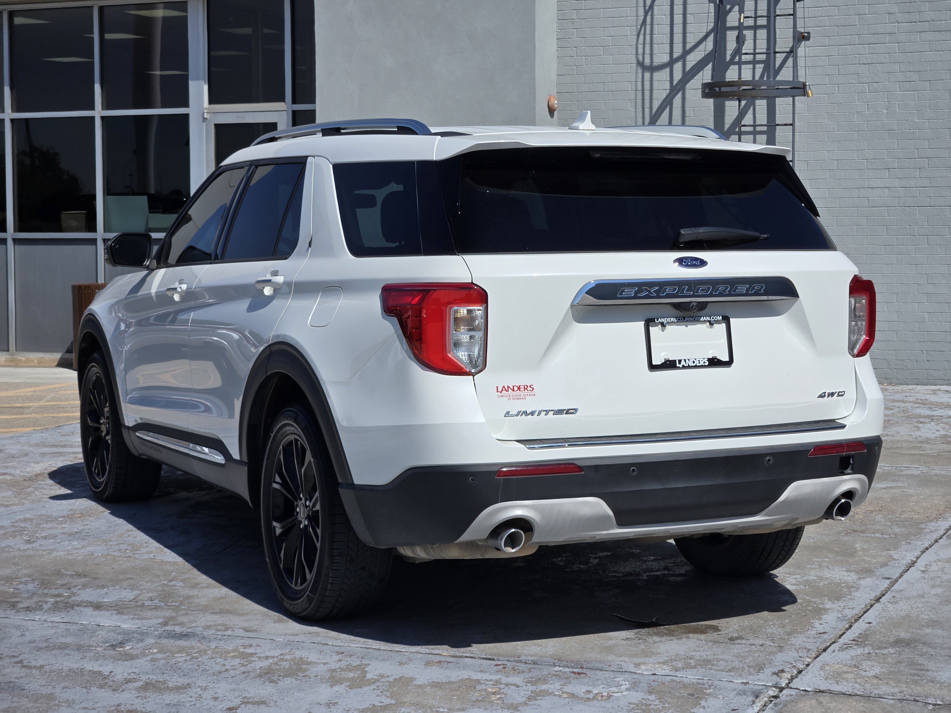 Used 2021 Ford Explorer Limited w/ Equipment Group 301A AWD/4WD image 6