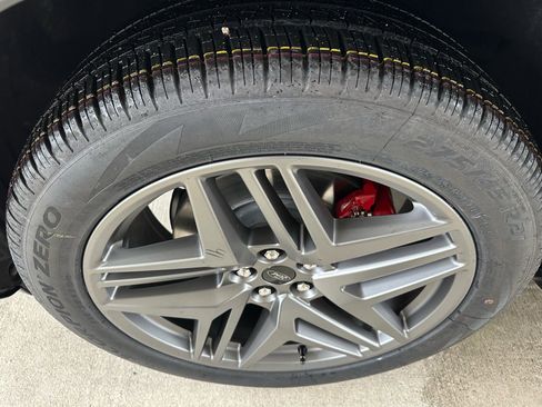 New 2026 Ford Explorer ST-Line w/ ST-Line Street Pack image 5