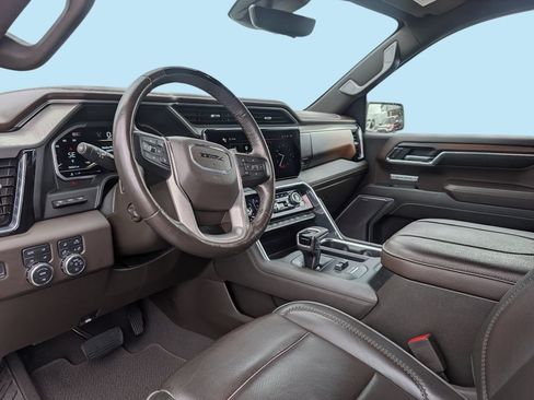 Used 2024 GMC Sierra 1500 Denali w/ Technology Package AWD/4WD image 15