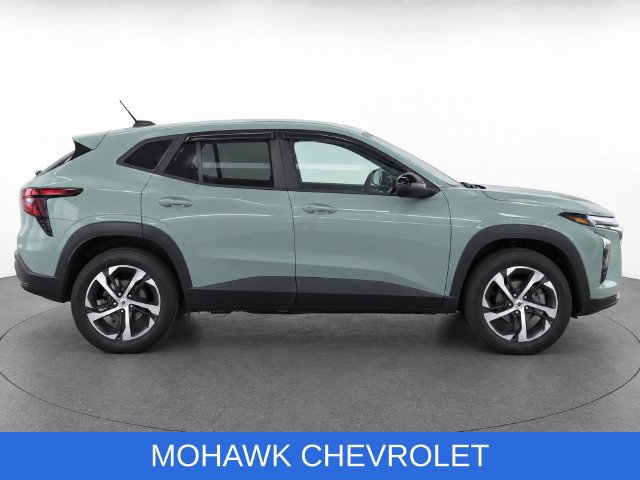 Used 2024 Chevrolet Trax RS w/ Driver Confidence Package FWD image 9