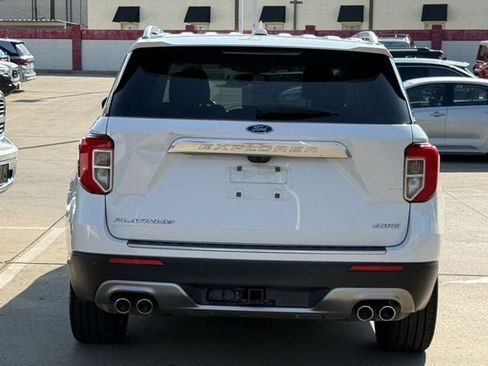 Used 2023 Ford Explorer Platinum w/ Technology Package AWD/4WD image 5