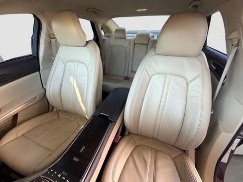 Used 2013 Lincoln MKZ FWD image 11