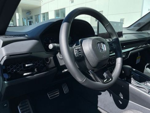 Used 2025 Honda Accord Sport image 29