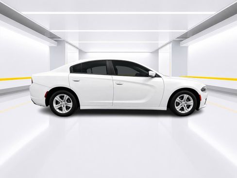 Used 2019 Dodge Charger SXT RWD image 6