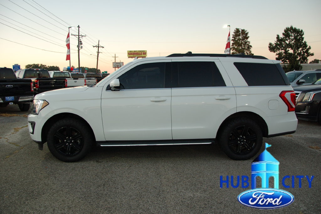 Used 2021 Ford Expedition XLT RWD image 2