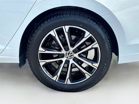 Used 2025 Volkswagen Jetta Sport FWD image 33