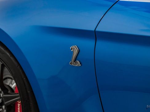 Used 2021 Ford Mustang Shelby GT500 w/ Carbon Fiber Track Pack RWD image 41
