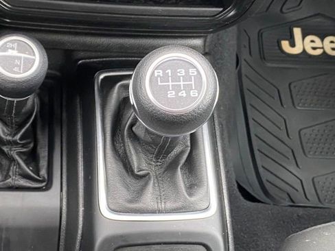 Used 2022 Jeep Wrangler Unlimited Sport AWD/4WD image 19