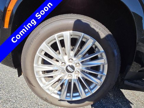 Used 2025 Cadillac Escalade ESV Premium Luxury image 7