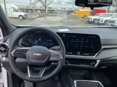 New 2026 Chevrolet Equinox LT w/ LPO, Floor Liner Package FWD image 16