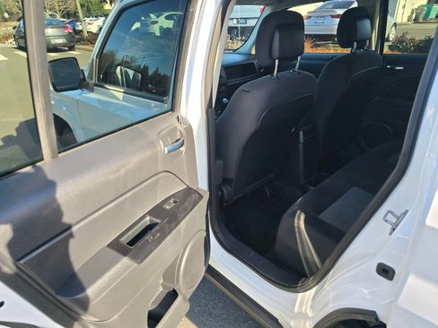 Used 2017 Jeep Patriot Sport w/ Power Value Group image 23