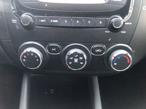 Used 2017 Kia Forte LX image 38