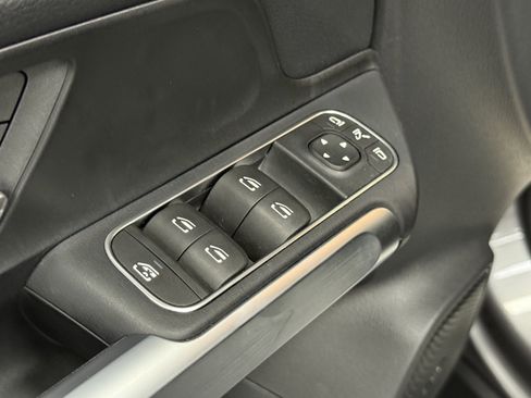 Used 2023 Mercedes-Benz EQB 250+ image 21