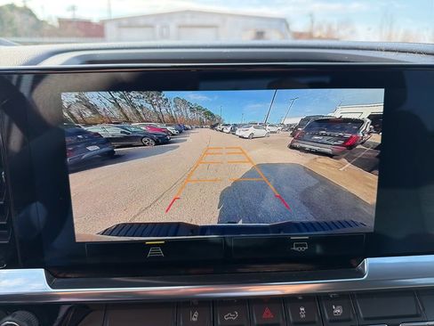 Used 2024 Chevrolet Silverado 2500 LT image 19