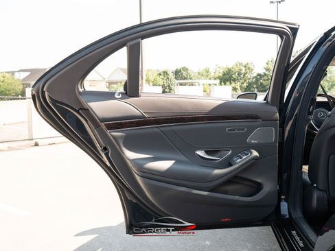 Used 2019 Mercedes-Benz S 560 4MATIC w/ Premium Package image 46