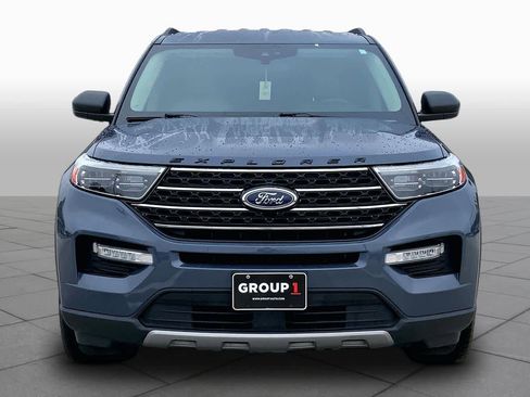 Used 2021 Ford Explorer XLT w/ Equipment Group 202A RWD image 4