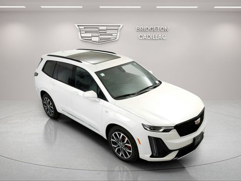 New 2025 Cadillac XT6 Sport w/ LPO, Floor Liner Package image 9