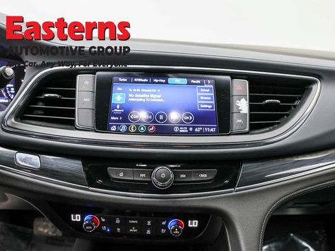 Used 2024 Buick Enclave Premium image 12