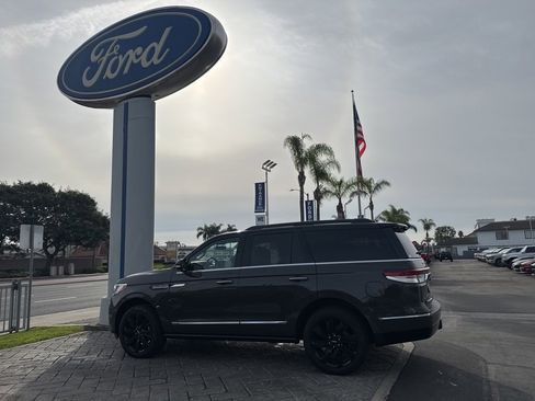 Used 2024 Lincoln Navigator Black Label image 36