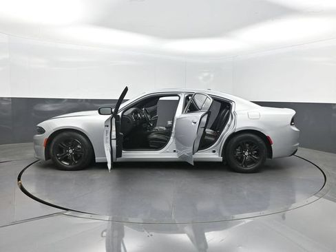 Used 2021 Dodge Charger SXT w/ Leather Interior Group RWD image 38