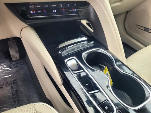 Used 2023 Buick Envision Avenir image 17