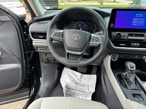 New 2026 Toyota Grand Highlander AWD image 21