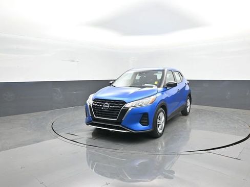 Used 2023 Nissan Kicks S FWD image 3