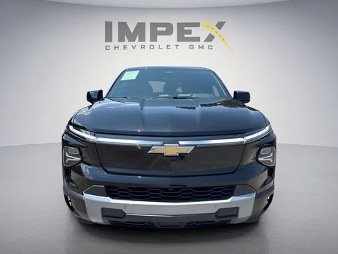 Used 2026 Chevrolet Silverado EV LT AWD/4WD image 8