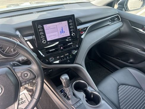 Used 2024 Toyota Camry SE image 32