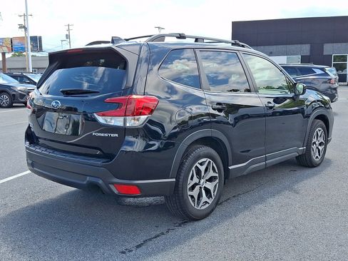 Used 2020 Subaru Forester Premium AWD/4WD image 5