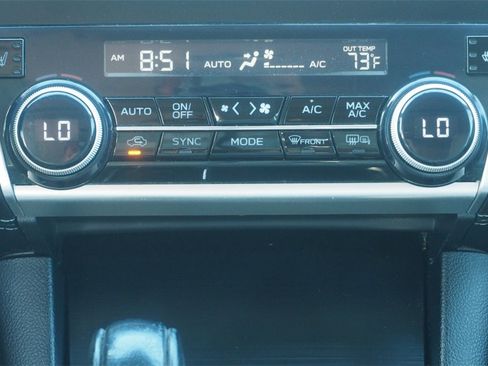 Used 2018 Subaru Outback 2.5i Limited image 18