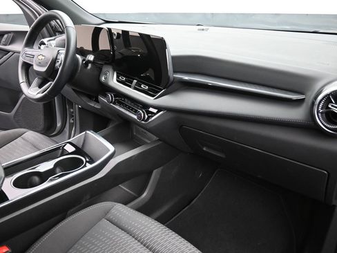 Used 2025 Chevrolet Equinox LT image 16