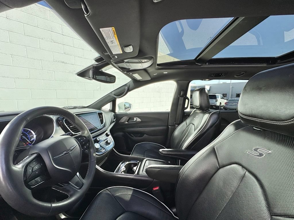 Used 2022 Chrysler Pacifica Limited w/ S Appearance Package FWD image 23