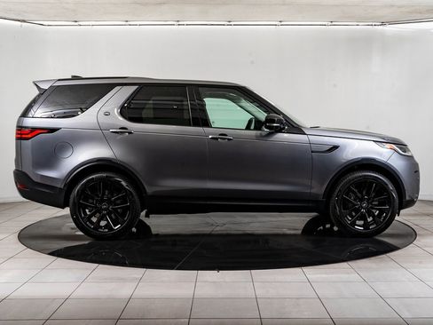 New 2026 Land Rover Discovery S image 11