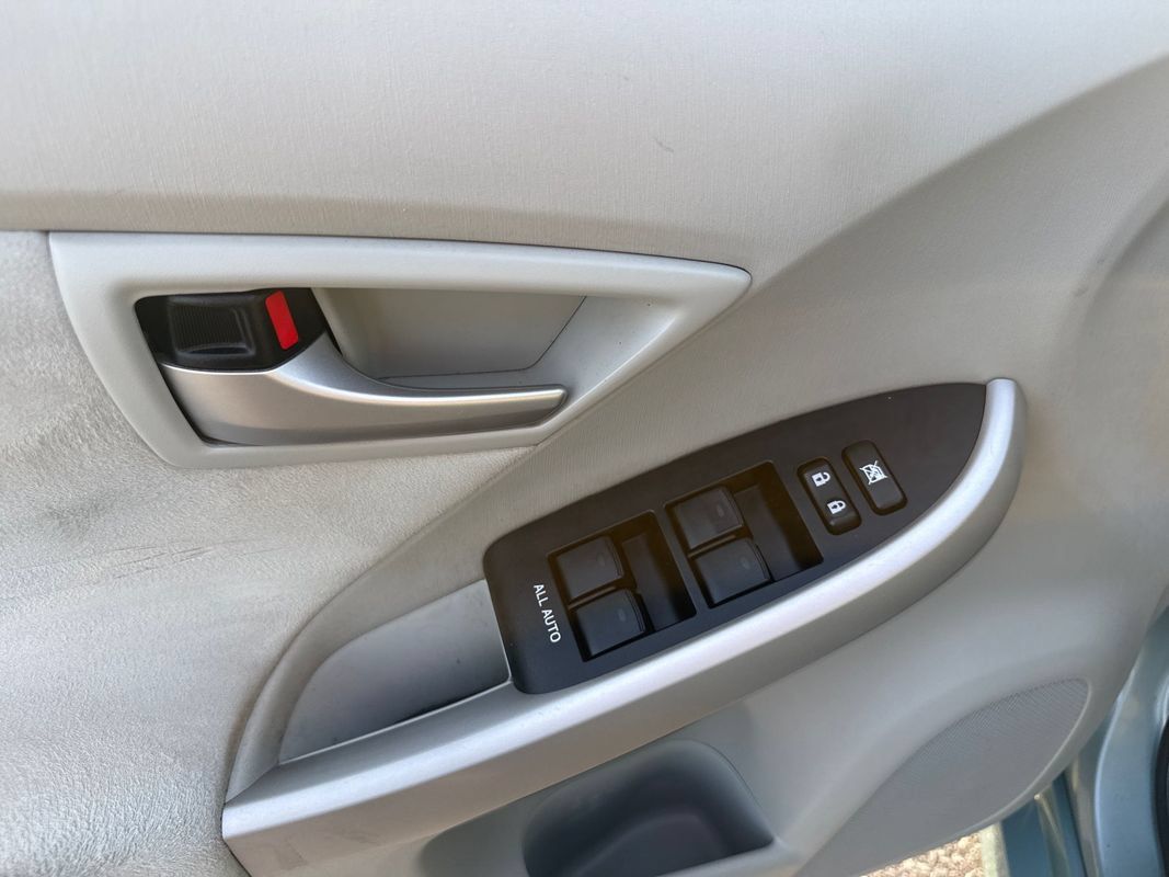 Used 2013 Toyota Prius Two FWD image 16