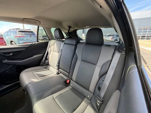 Used 2025 Subaru Outback Onyx Edition AWD/4WD image 27